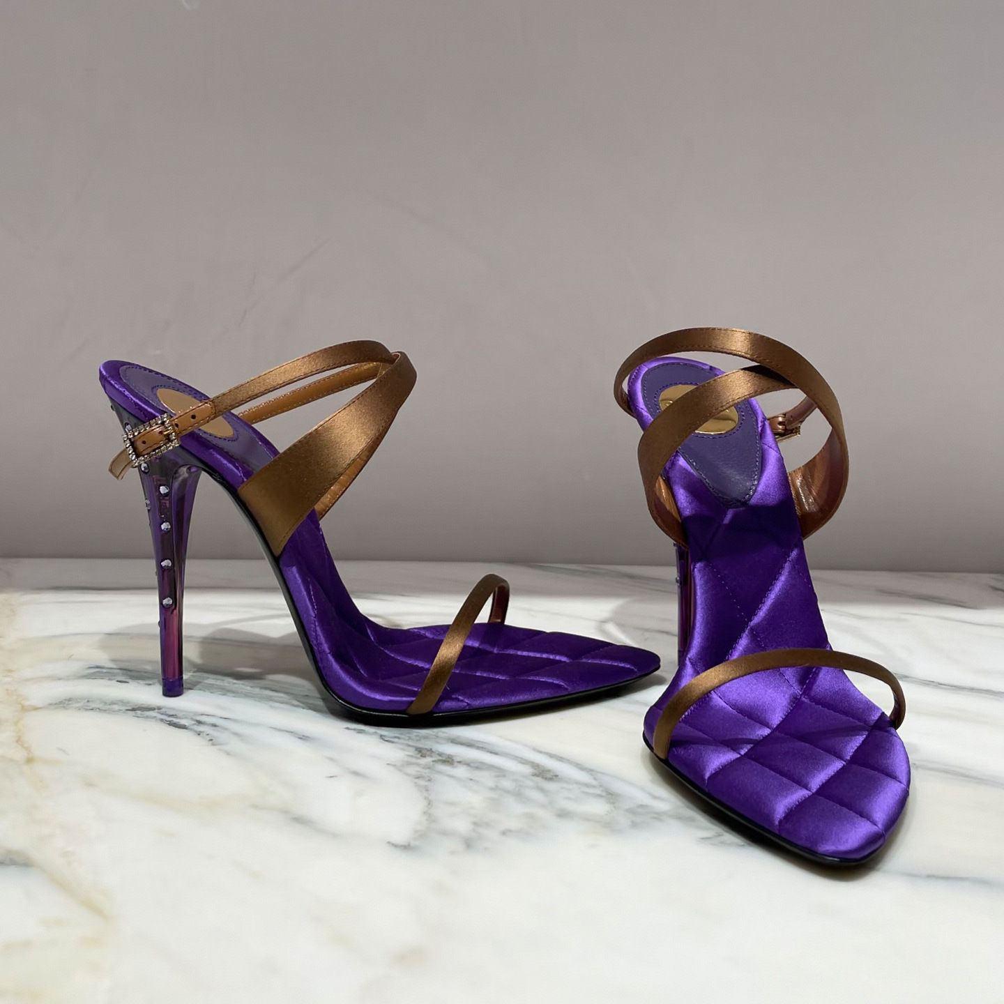 Sandal Strappy Heeled - صندل نسائي من الحرير بتصميم أنيق،